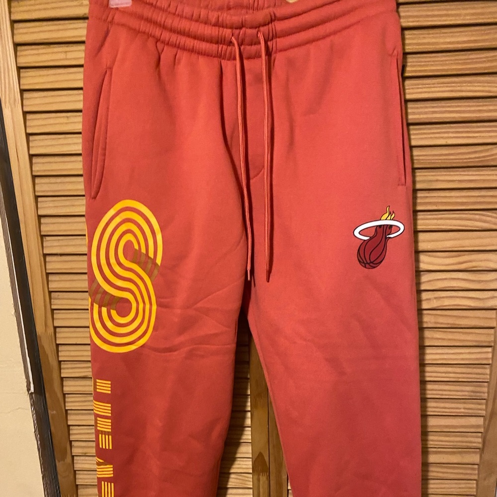 Miami Heat Retro Joggers NBA licensed